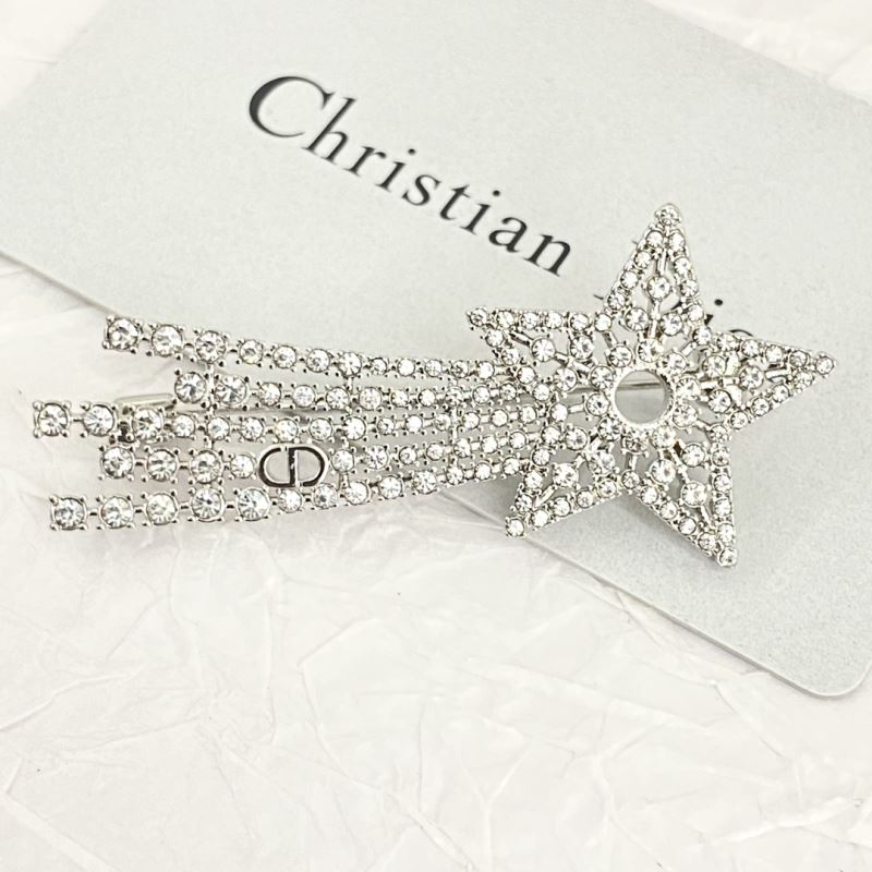 chr1st1an D10r brooches